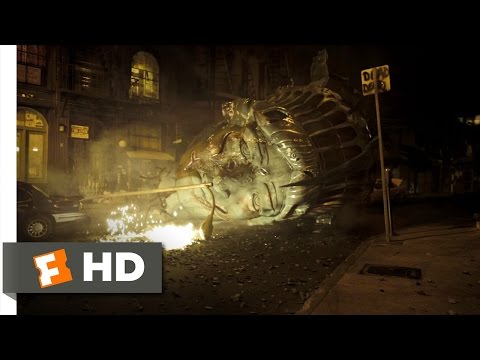 Cloverfield (1/9) Movie CLIP - The Statue of Liberty&#039;s Head (2008) HD